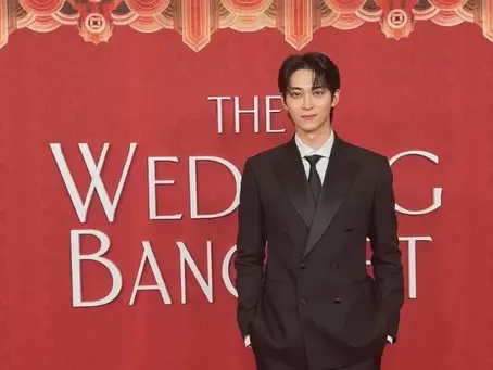 Convirtiéndose en el centro de atención internacional, Han Gi Chan protagoniza la película de Hollywood El banquete de bodas