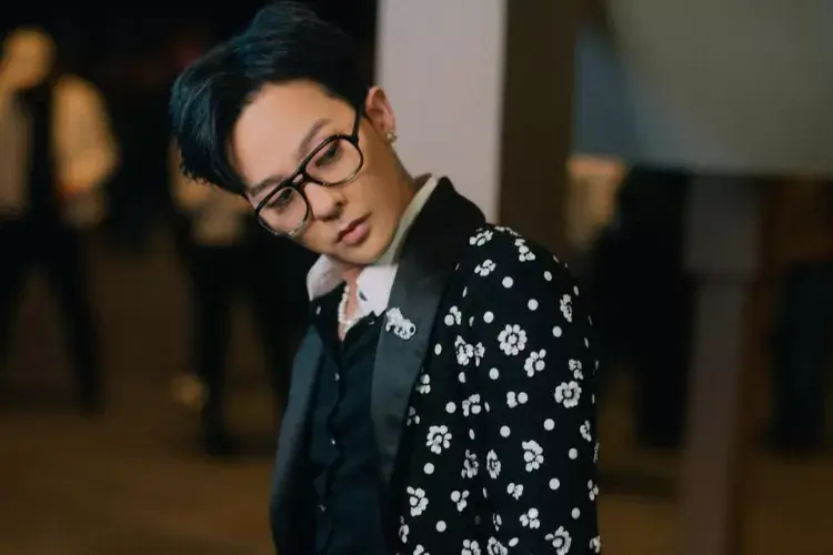 G-Dragon aparece como el Profesor Kwon en el foro de tecnología KAIST (Instagram/@xxxibgdrgn)