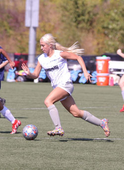 Charlotte Woodward #5 Forward