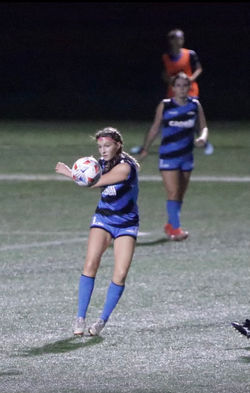 Stella Comparato #31 Midfield