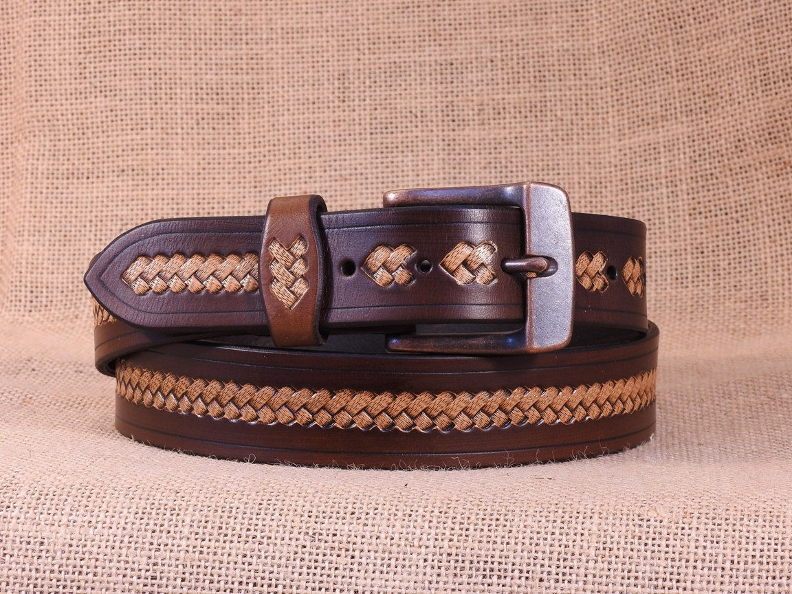 Kožený opasek, ručně zdobený, probarvený, šířka 3,8 cm