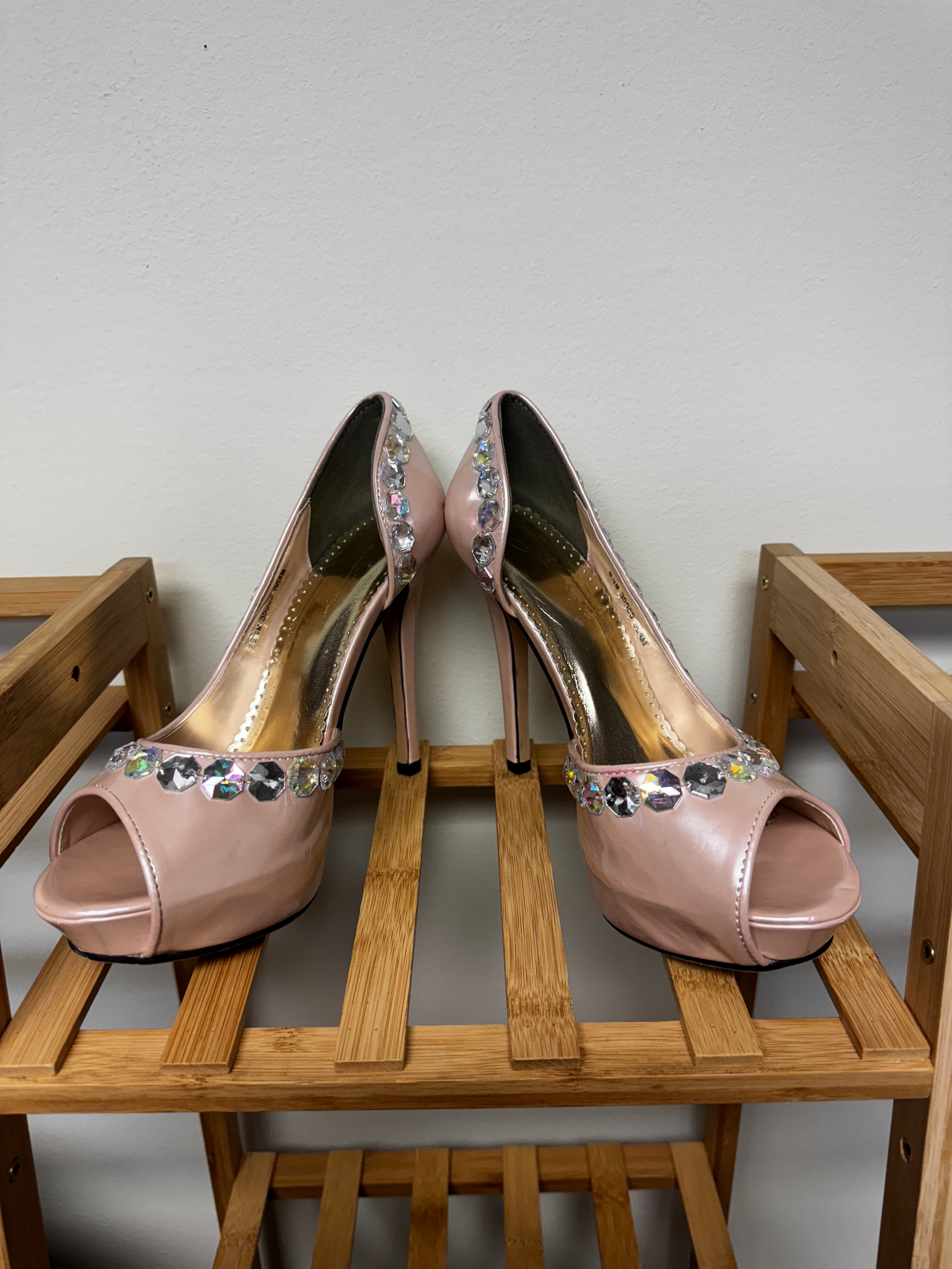 Johnathan Kayne Pink Gemmed Heels sz 8.5