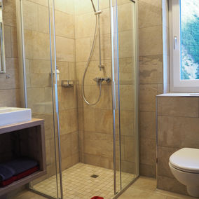 Blick in die Dusche im Appartement