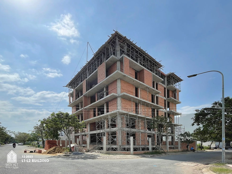 Bảo dưỡng ẩm đúng quy trình giúp tường xây đạt cường độ tối đa và hạn chế vi nứt.