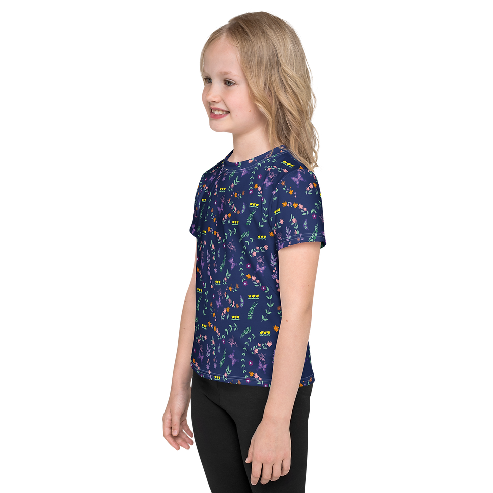 Miniaturbild: Kinder-T-Shirt All-Over-Print mit Schmetterlingen, Blumen & Pflanzen. 