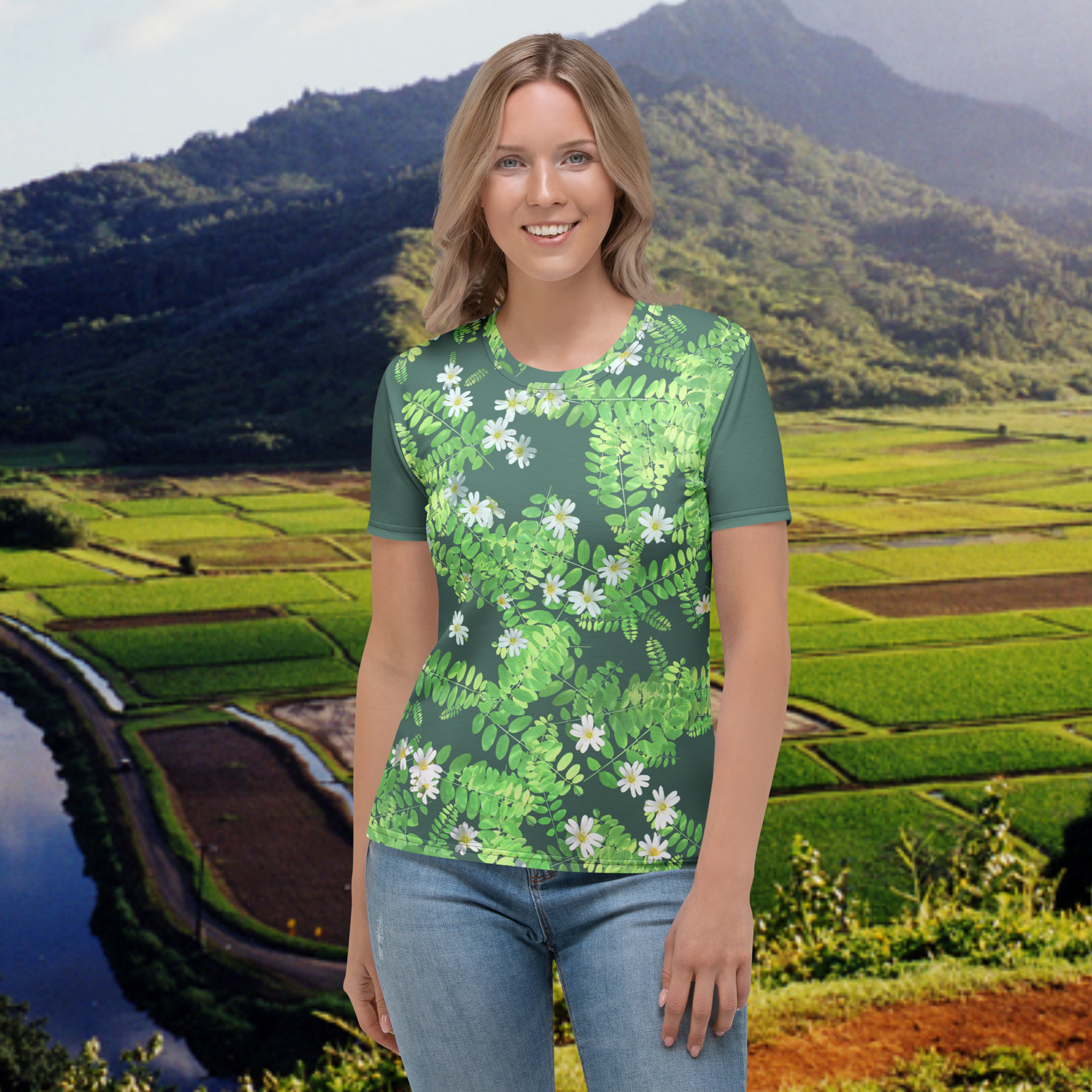 Damen-T-Shirt. Allover-Print mit Pflanzen & Blumen. Women's T-shirt.