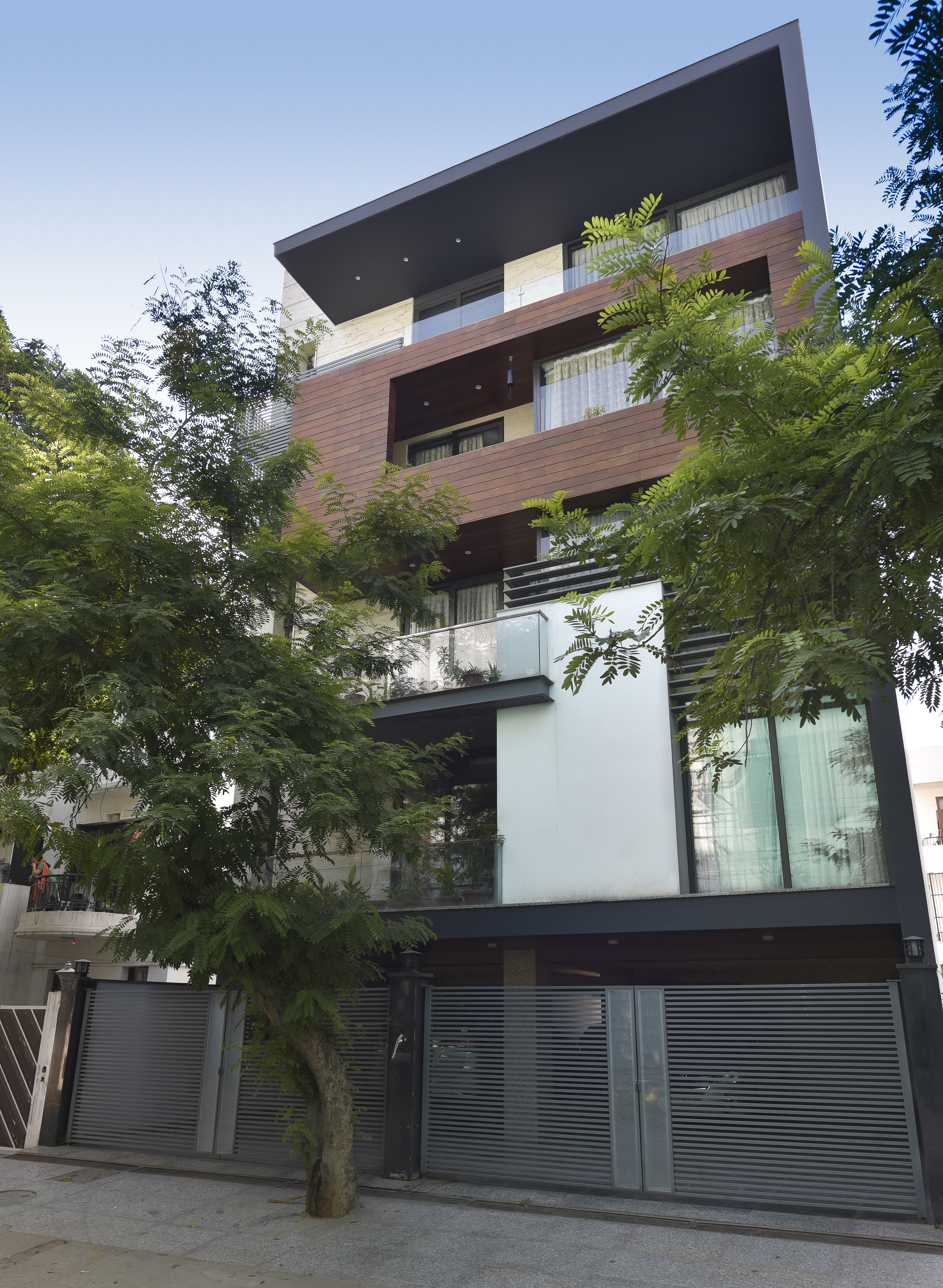 DLF Phase II Apartment