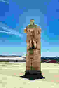 the Joao III statue, which struck me as similar to a tubby Henry VIII