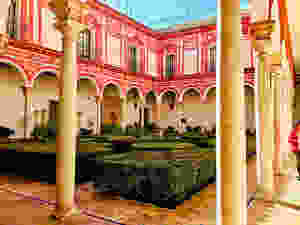 the first floor courtyard of Seville's Museo de Bellas Artes