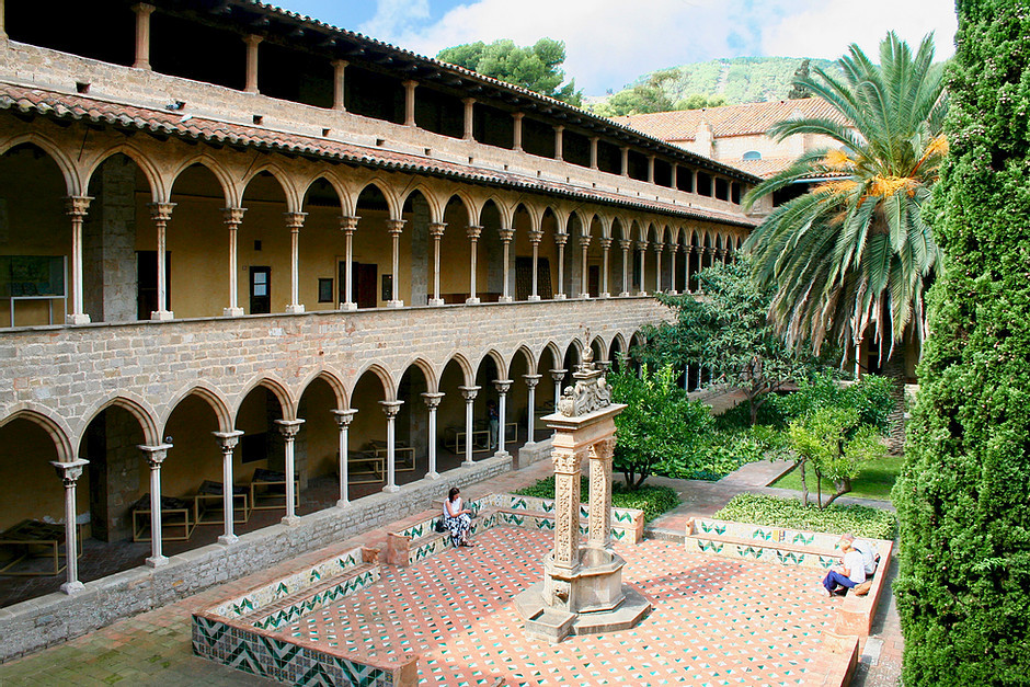 courtyard of Pedralbes Monastery