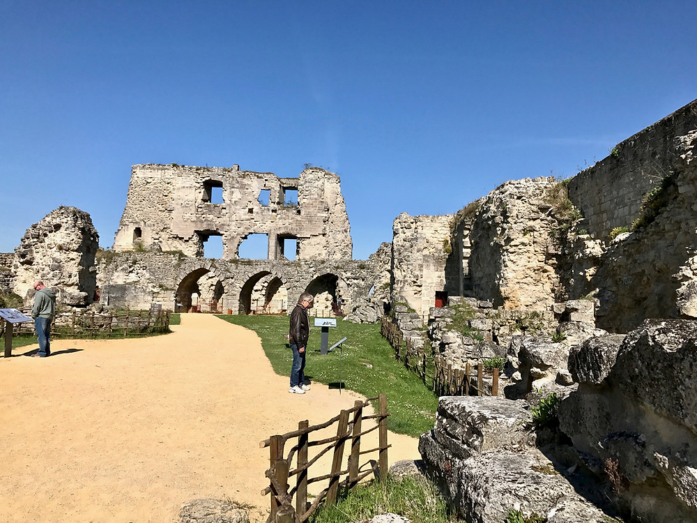 my travel partner James doing his required reading. The ruins of the Great Hall are in the background.