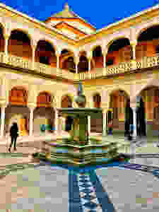 the Genoan fountain in the courtyard of the Casa de Pilatos