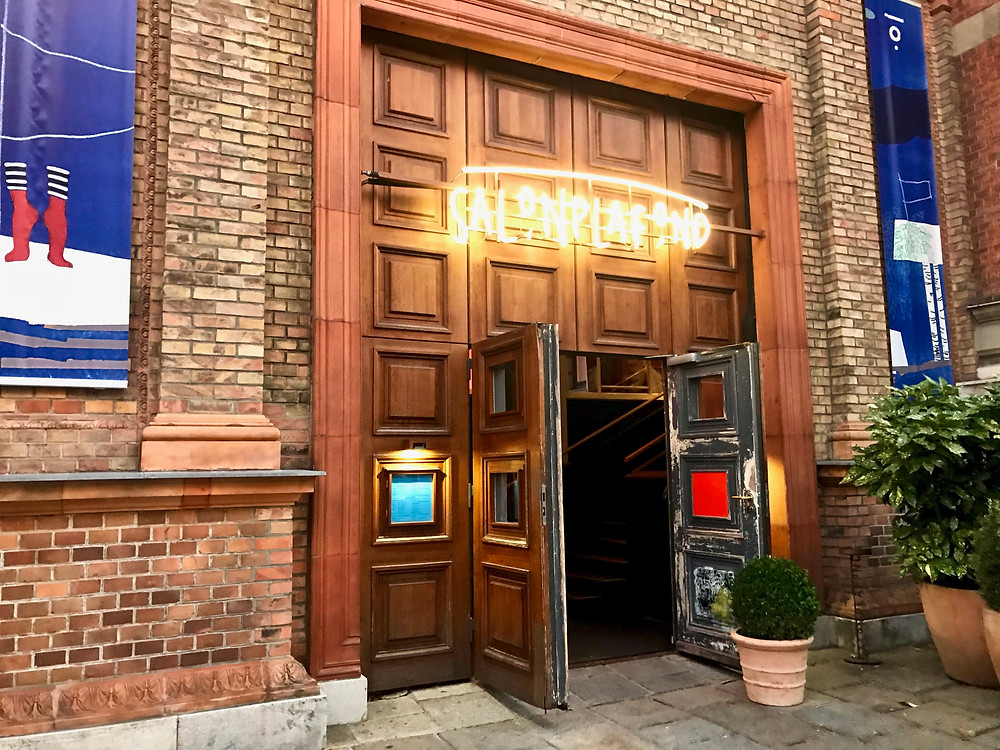 the entrance to Salonplafond at the MAK Museum