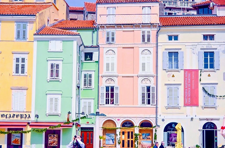 pretty pastel houses in Piran Slovenia