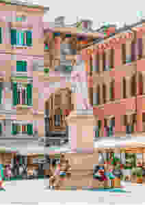 Piazza dei Signori, with a statue of the poet Dante