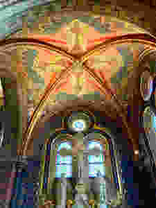 bright colors in the interior of Matthias Church