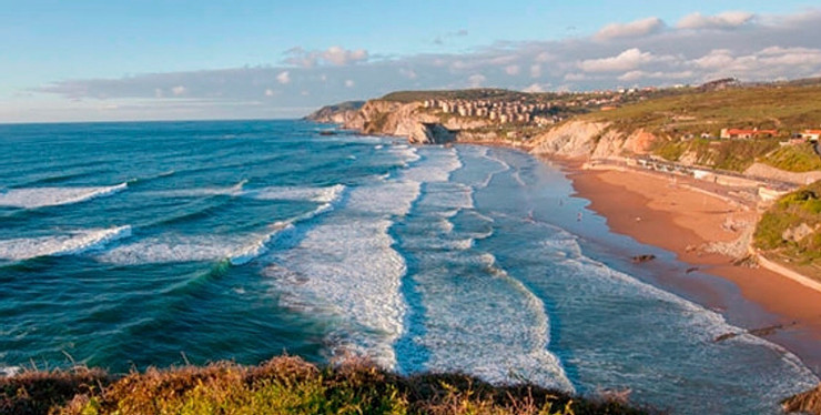 beautiful Sopalena Beach, a short drive from Bilbao