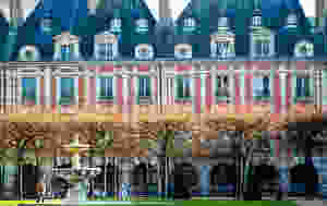 location of the Victor Hugo Museum on Place des Vosges