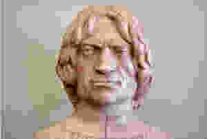 a bust of Lorenzo the Magnificent (who was considered very ugly) greets you at the entrance of the Uffizi