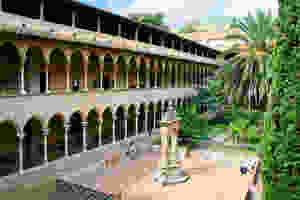 courtyard of Pedralbes Monastery