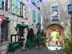 a dreamy street in Cordes Sur Ciel