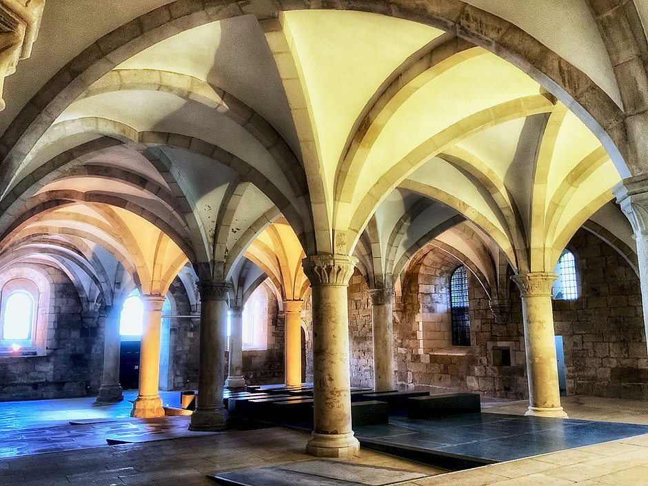 "palm tree" columns in the Monks' Hall of Alcobaca Monastery