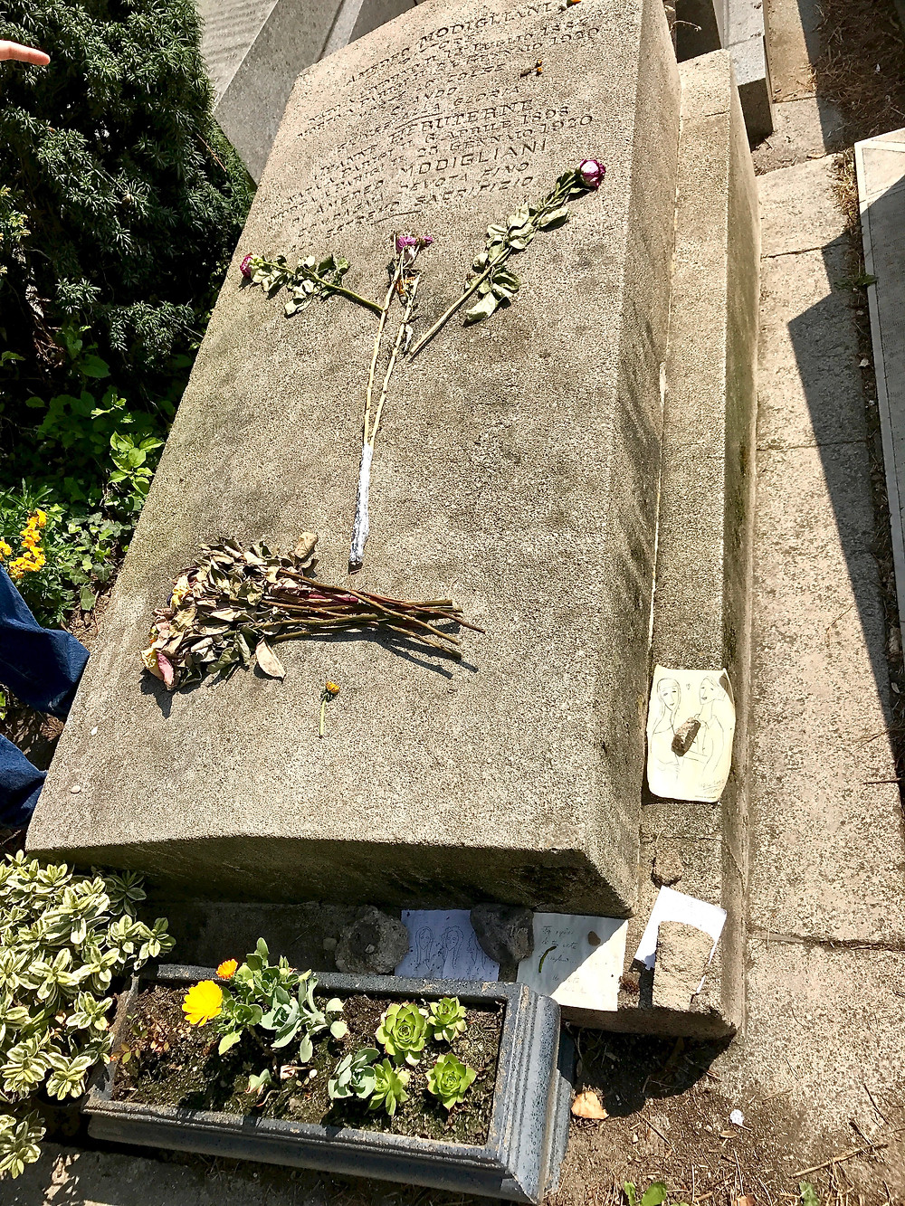 the grave of Amadeo Modigliani and his lover