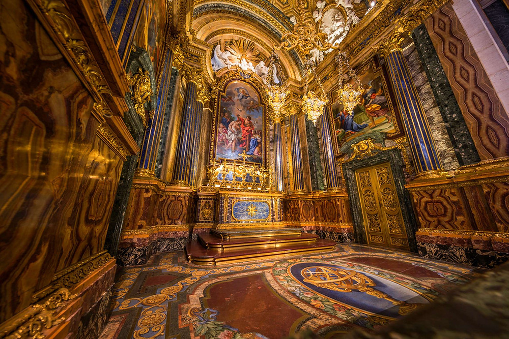 gaudy glittering interior of Church of São Roque