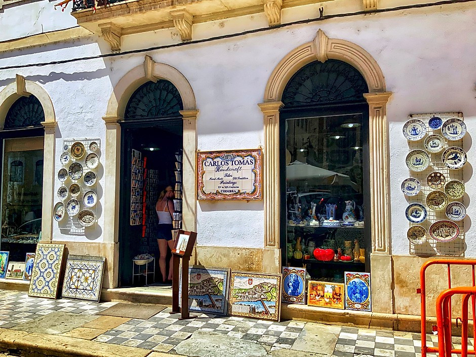 Carlos Thomas pottery studio, where I picked up some authentic Coimbra souvenirs