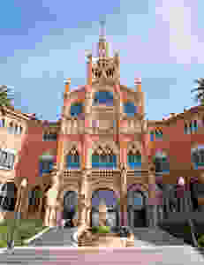 entrance to the Administrative Building at the Hospital de Sant Pau
