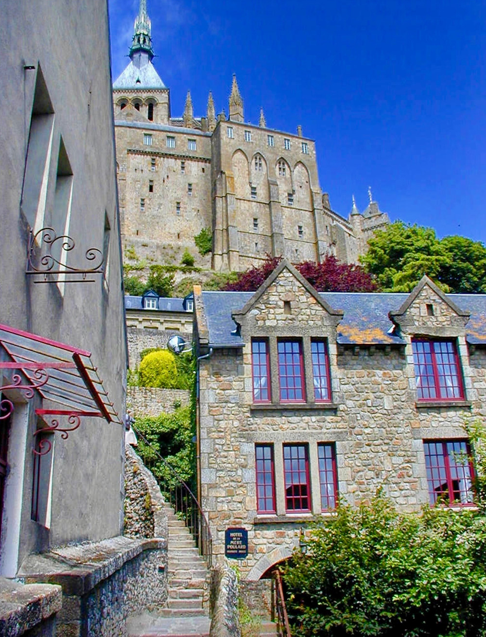 steep street in Mont Saint-Michel
