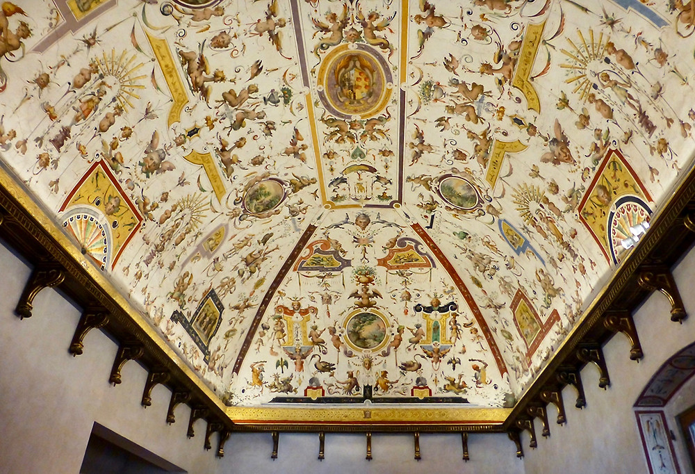 grotesque frescos in the apartments of Eleanora di Toledo
