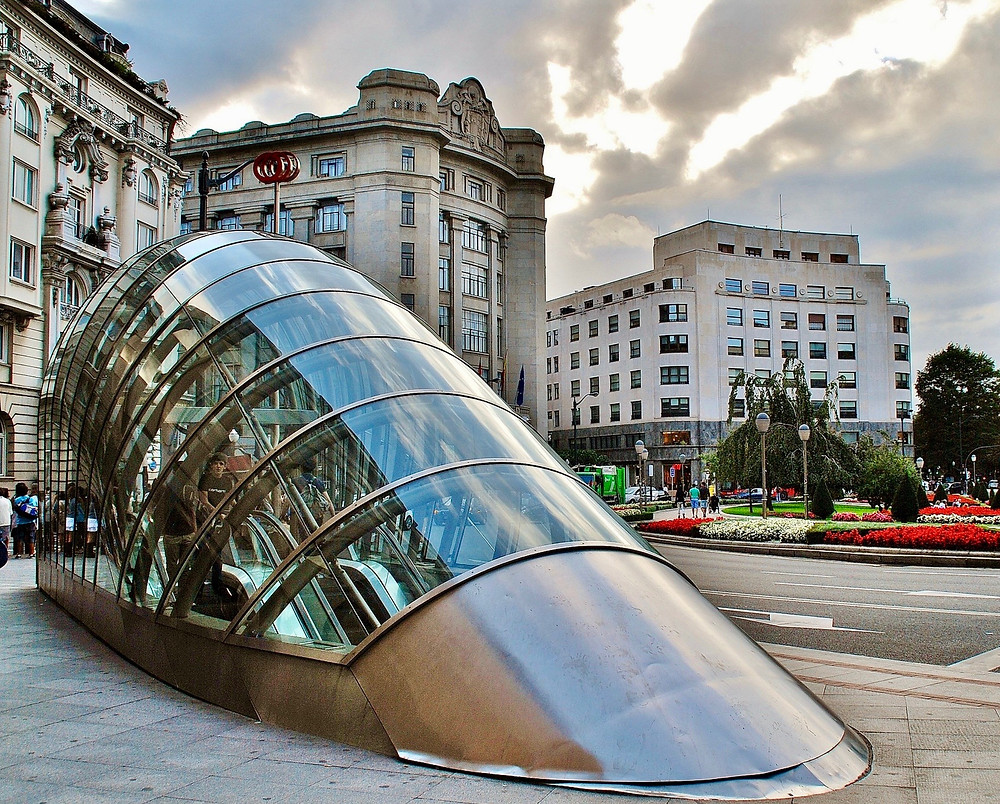 a "fosterito," an entrance to the Bilbao metro