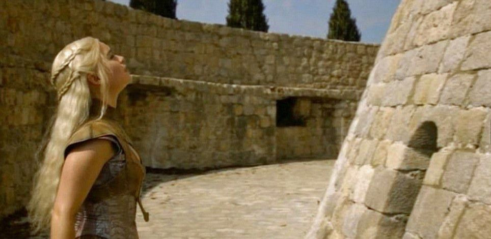 Daenerys at Micenta Tower, the House of the Undying