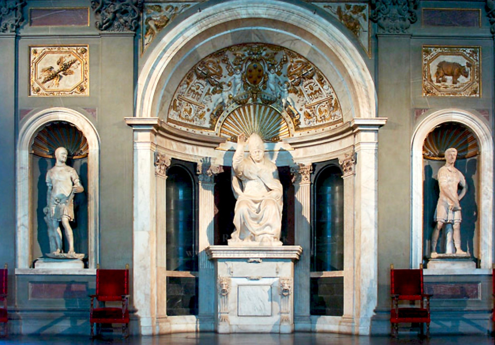 In the center, sculpture of Leo X Blessing by Baccio Bandinelli