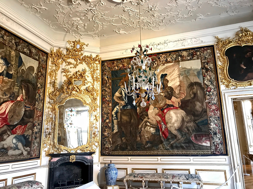 a room in the Northern Apartments