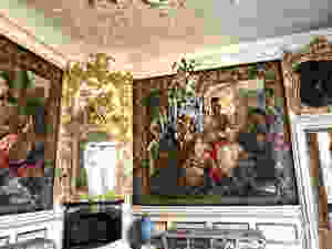 a room in the Northern Apartments