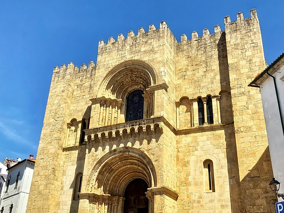 the Se Velha Cathedral in Coimbra