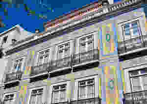 the facade of Campo de Santa Clara, 124-26
