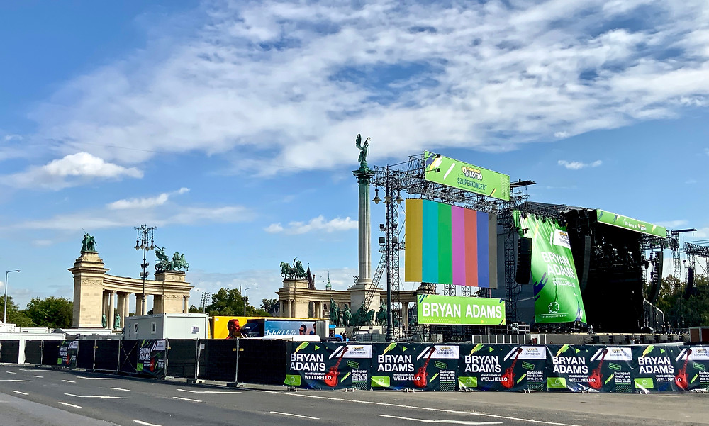 this was my crappy view of Heroes' Square
