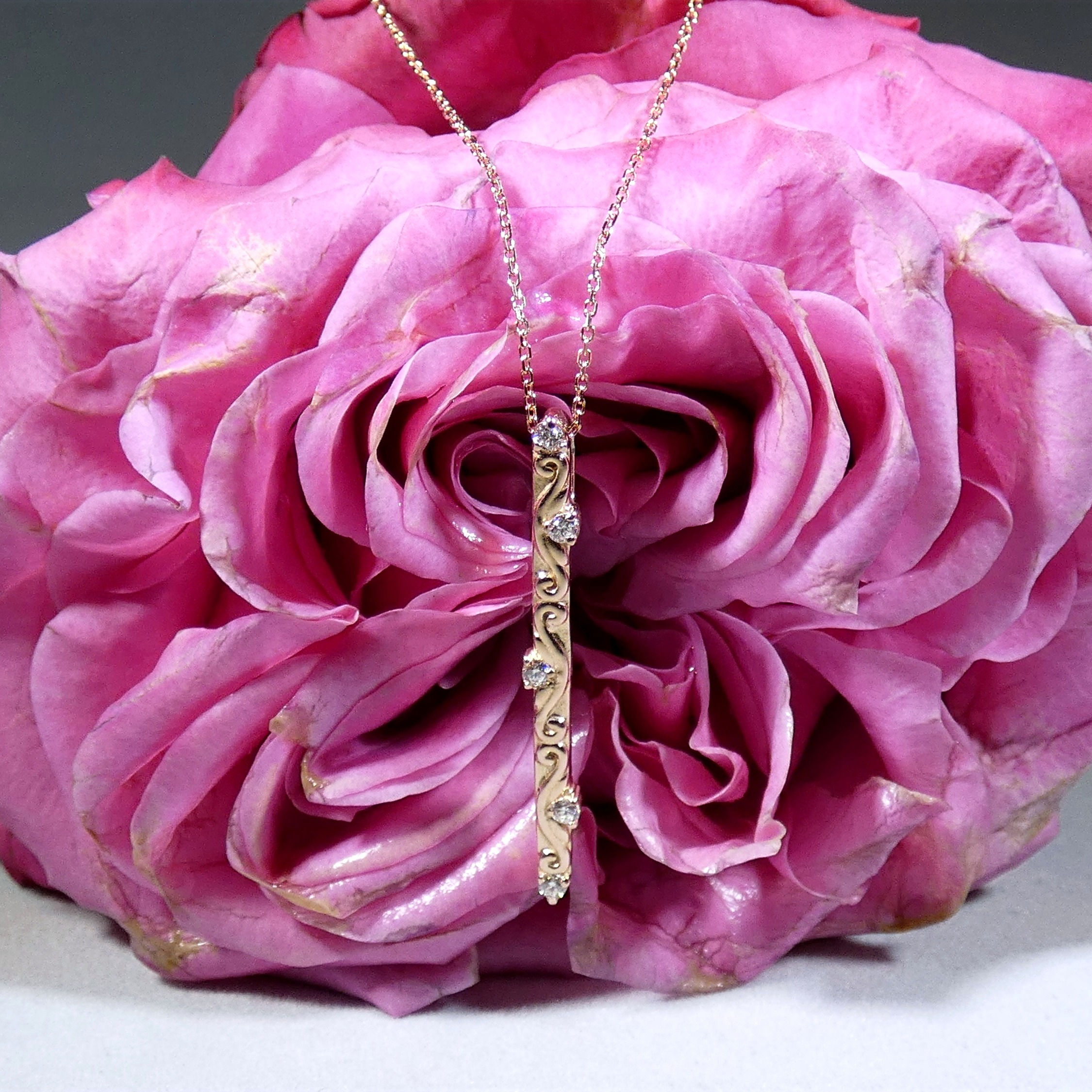 14k Vintage Style Vertical Bar Pendant with Diamonds