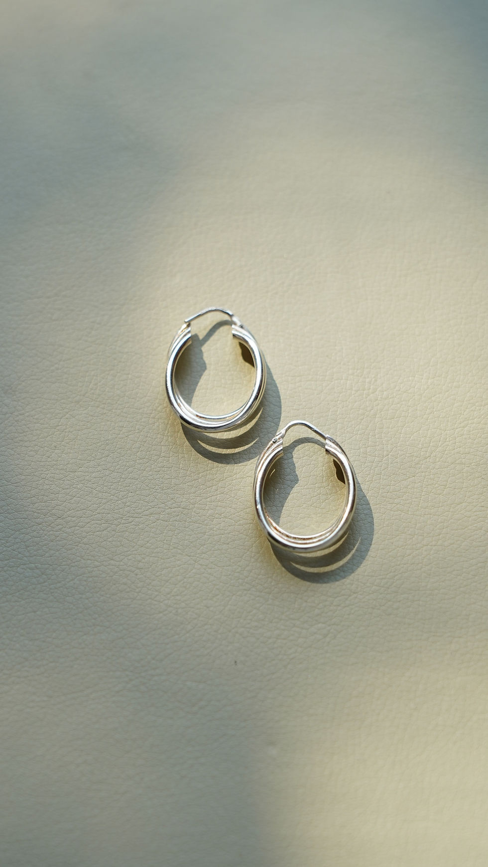 Thumbnail: Trio Hoops