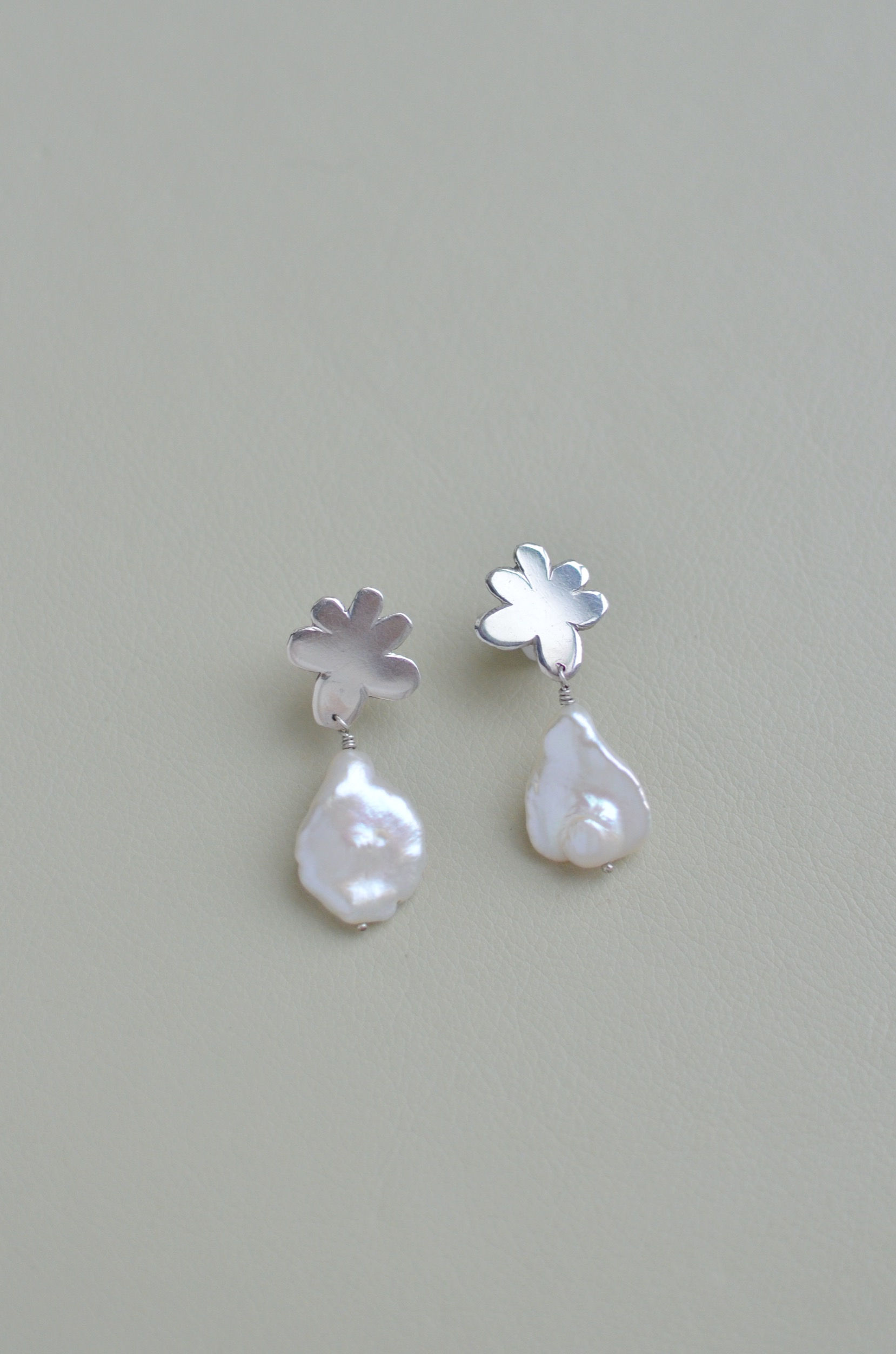Blanca Flower Earrings