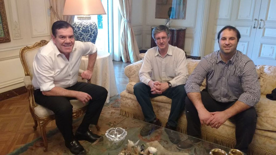 Con el Embajador Montenegro la Embajada Argentina en Uruguay