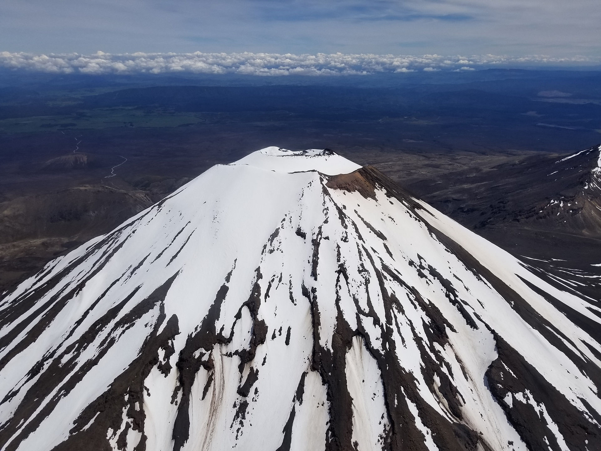 Tongariro national park. What to visit in New Zealand. Tours to New Zealand.