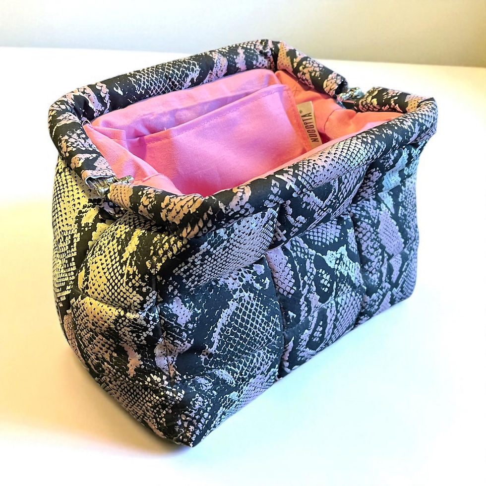 Thumbnail: Pembe Yılan Derisi Desenli Kumaş Puffer Gizli Burslu Clutch Çanta