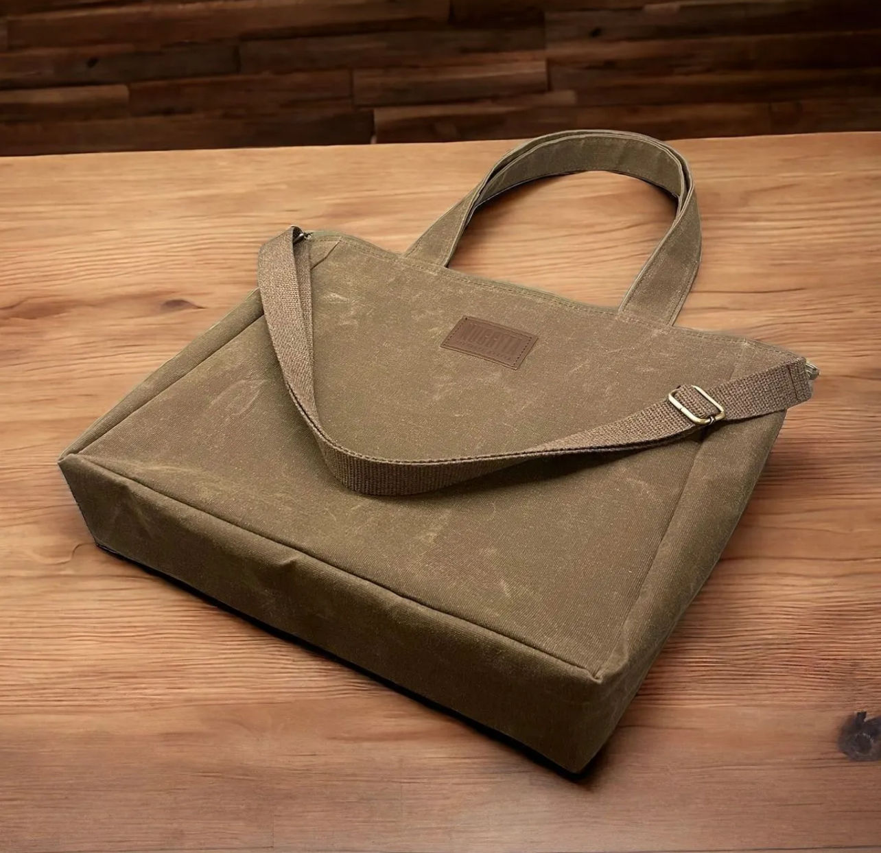 Nuggita Çapraz Askılı Omuz Çantası - Kahverengi Mumlu Kanvas Dikey Satchelbag