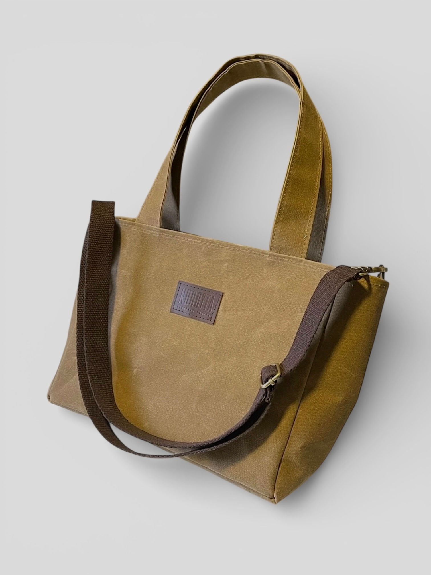 Nuggita Çapraz Askılı Omuz Çantası - Camel Mumlu Kanvas Ortaboy SatchelBag