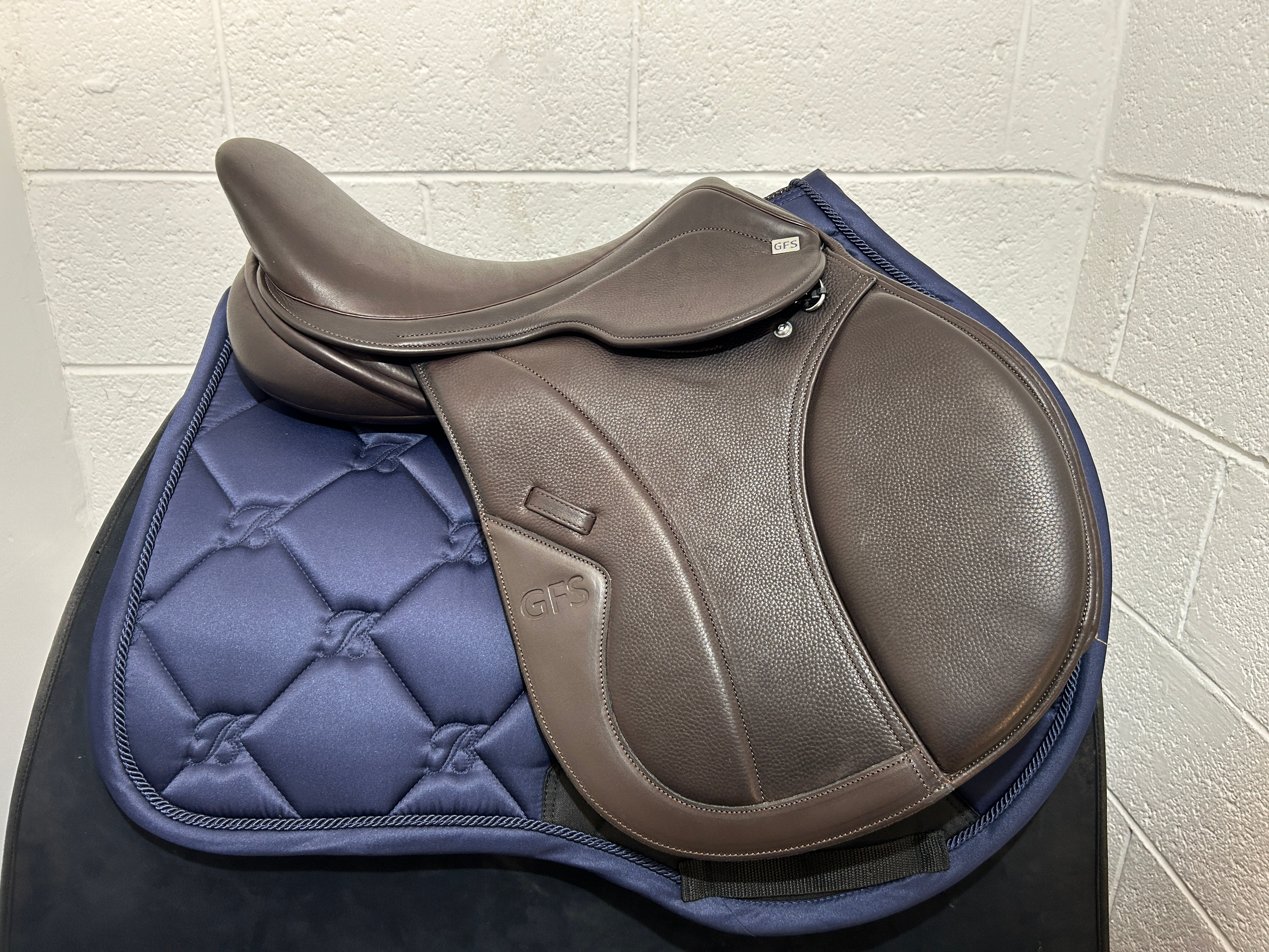 NEW GFS TRANSITION GX JUMP 17.5" ADJUSTABLE BROWN SADDLE