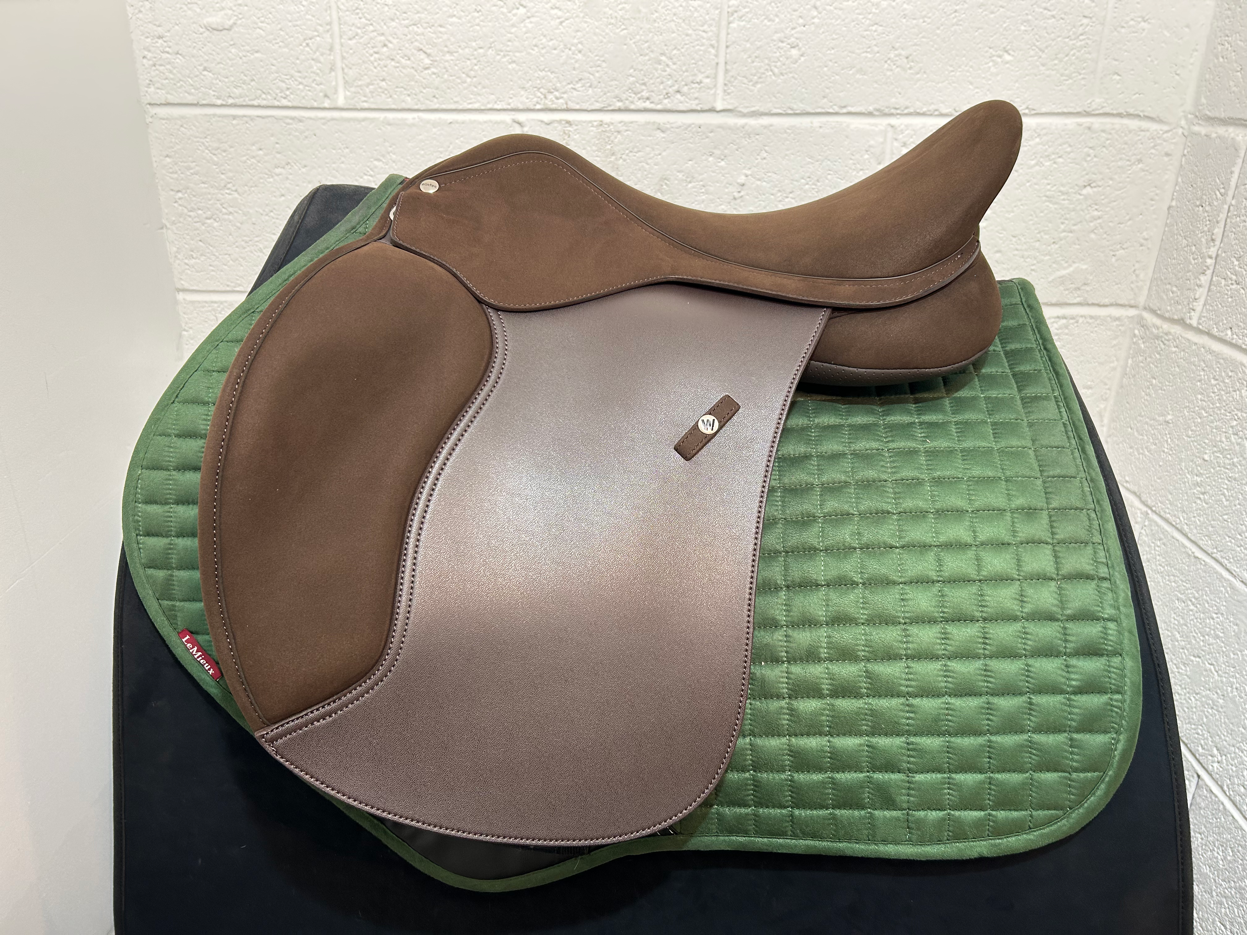 TRIAL WINTEC 2000 WIDE AP GENERAL PURPOSE 17" ADJUSTABLE BROWN SADDLE